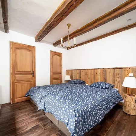 La Foux - Ancienne Ferme Renovee Holiday home *